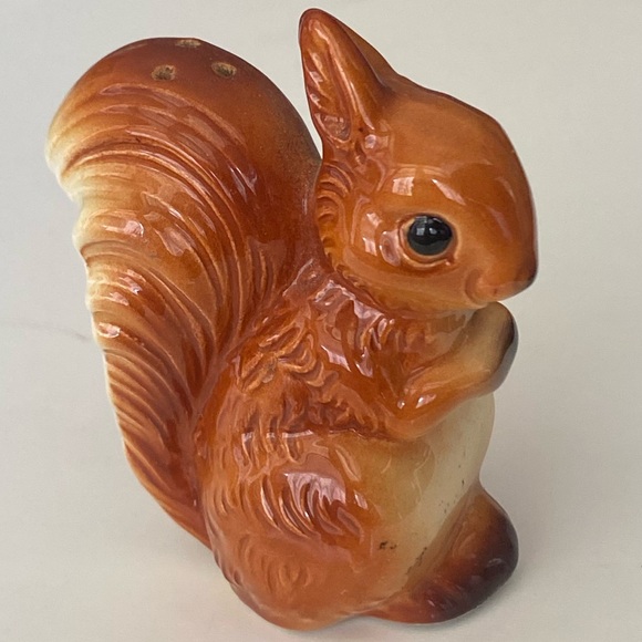 Vintage Goebel W. Germany Squirrel Salt/Pepper Shaker - Picture 4 of 11